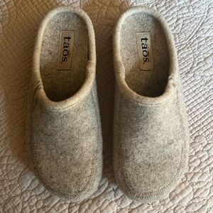 Taōs Wool Clogs
